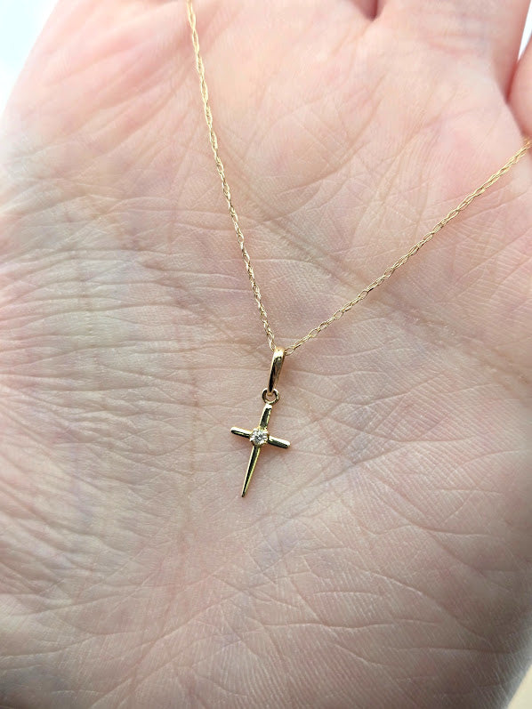 Dolly | 14k Yellow Gold | Cubic Zirconia | Pendant