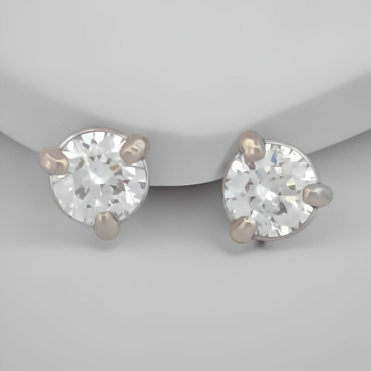 Alma | 14K White Gold | Natural Diamond | Earrings