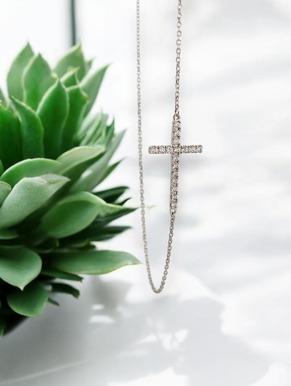 Faeryn | 10k White Gold | Natural Diamond | Cross