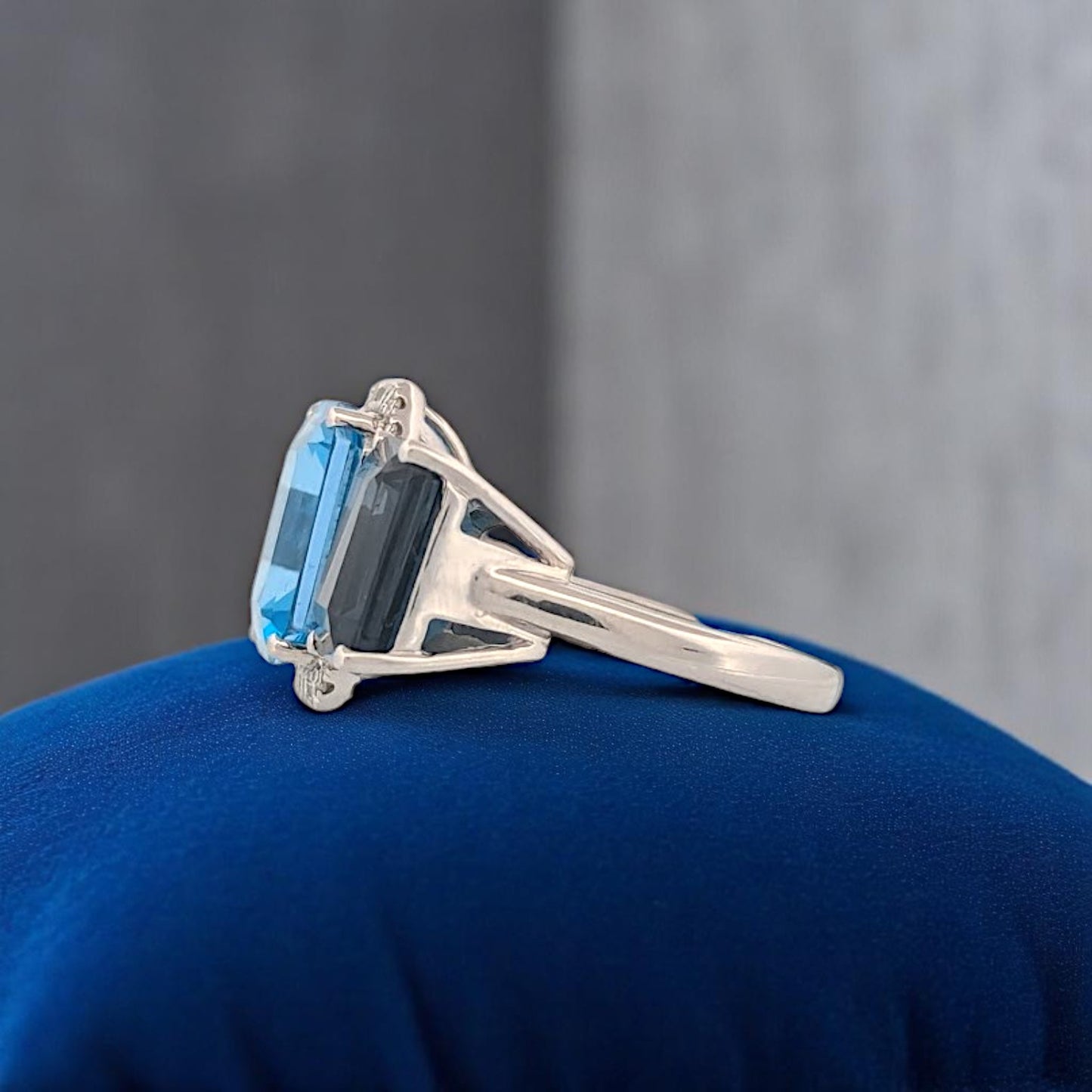 Nyx | 14K White Gold | Topaz and Natural Diamond | Ring