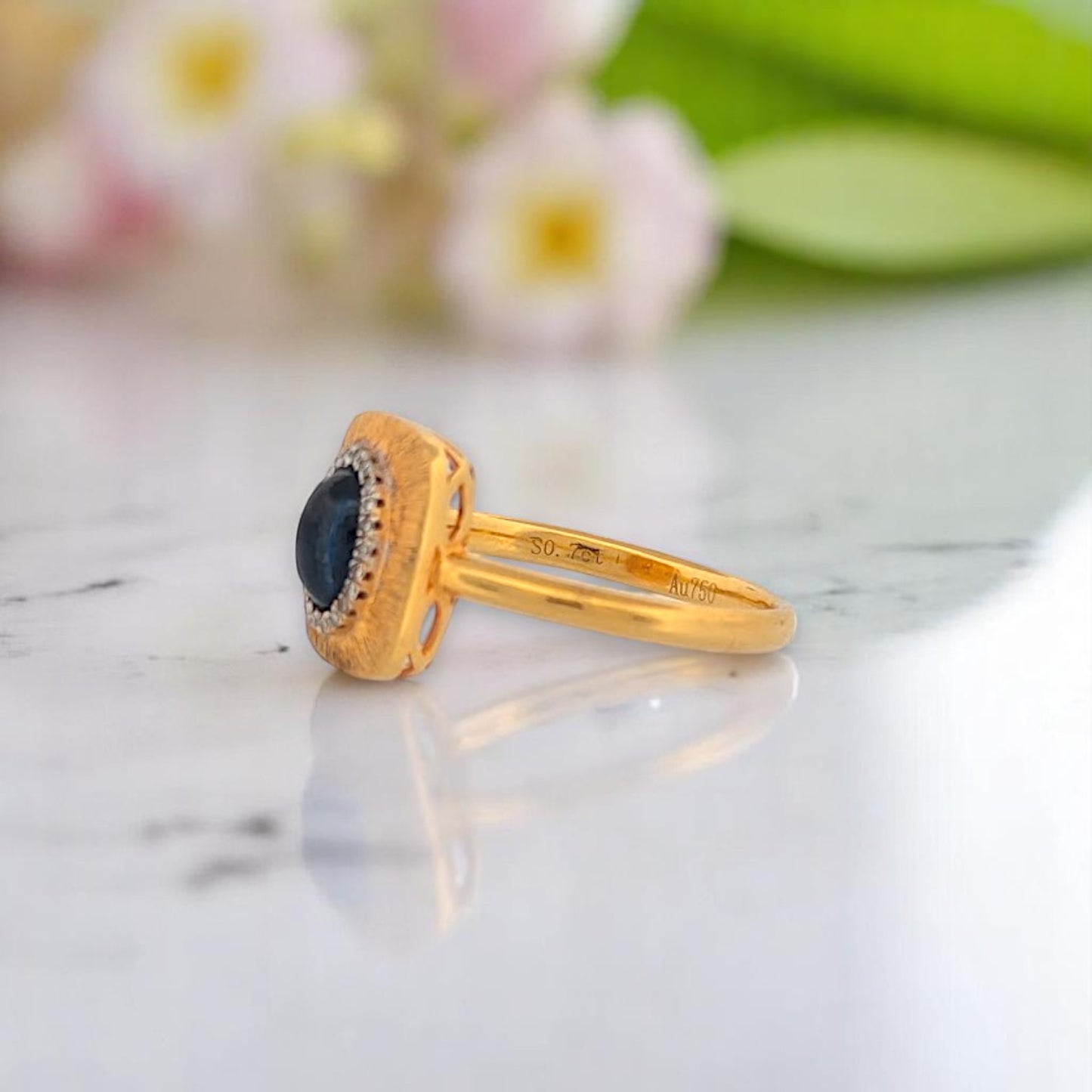 Olympia | 18K Yellow Gold | Sapphire and Natural Diamond | Ring