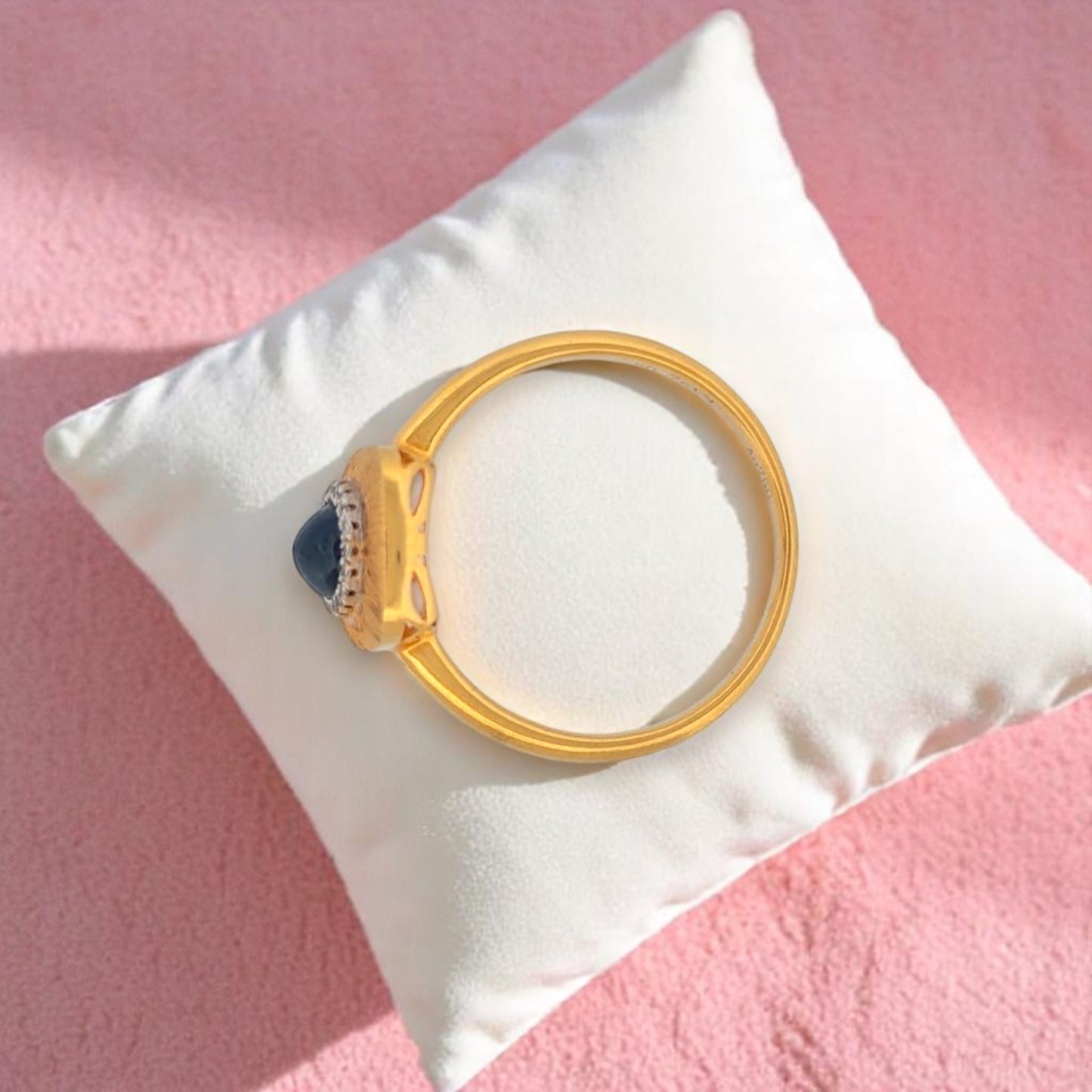 Olympia | 18K Yellow Gold | Sapphire and Natural Diamond | Ring