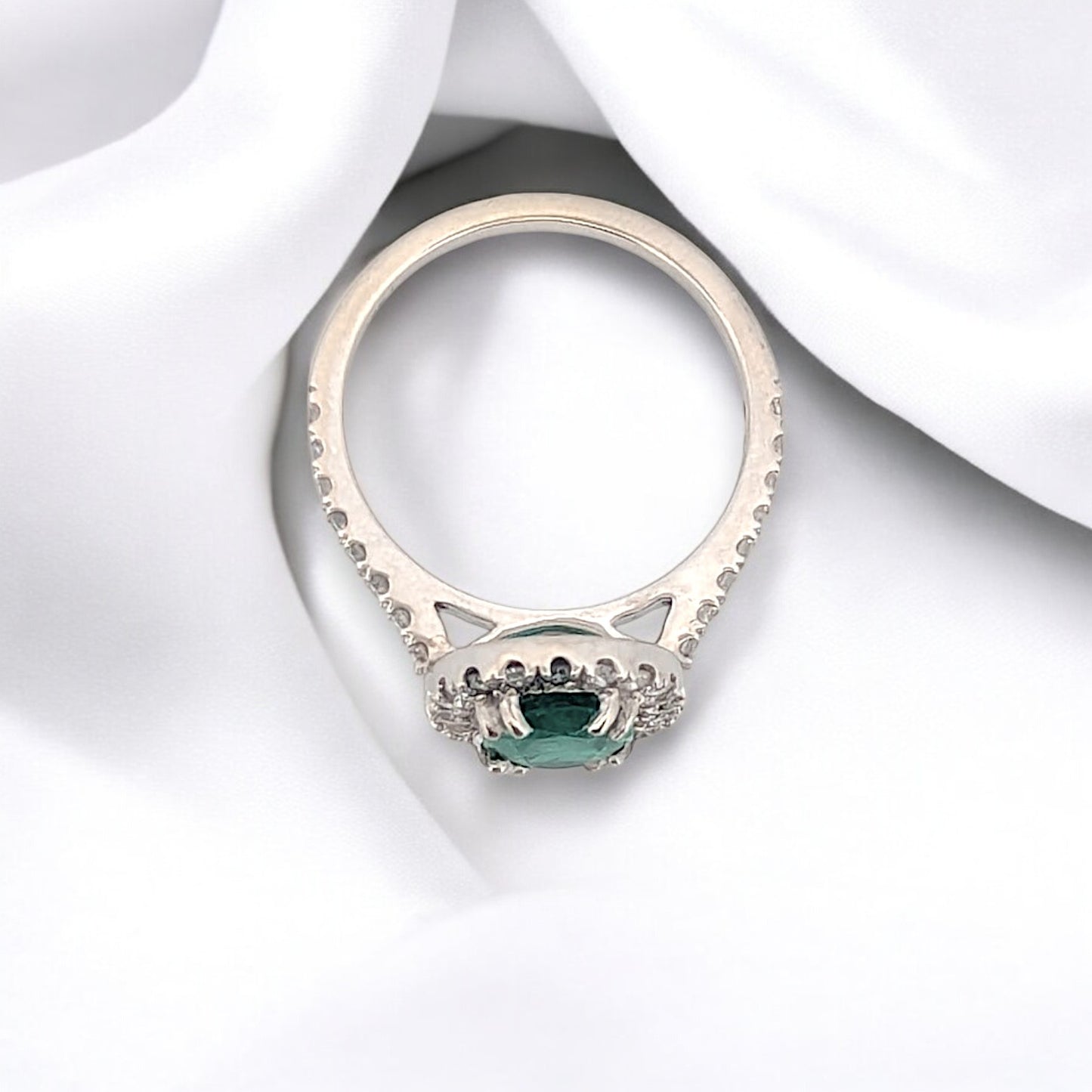 Celeste | 14K White Gold | Emerald and Natural Diamond | Ring