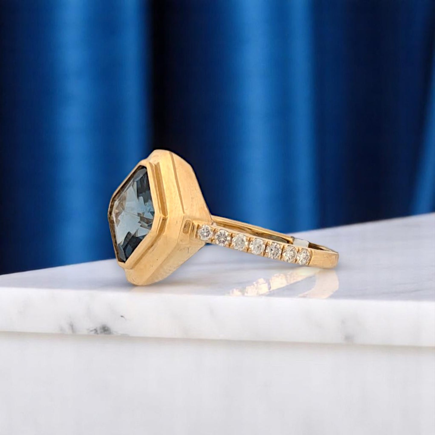 Juno | 18K Yellow Gold | London Blue Topaz and Natural Diamond | Ring