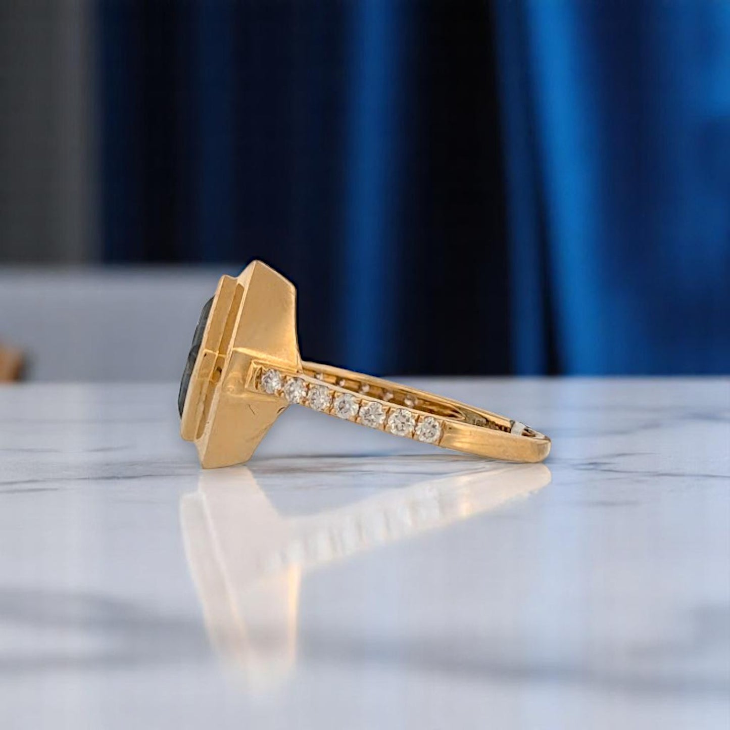 Juno | 18K Yellow Gold | London Blue Topaz and Natural Diamond | Ring