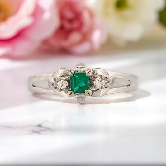14k White Gold Ring with .35 ct Emerald Cut Emerald & .05 ctw Diamonds – Size 5.25
