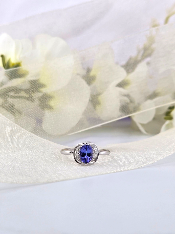 Seri | 18k White Gold | Tanzanite & Natural Diamond | Ring