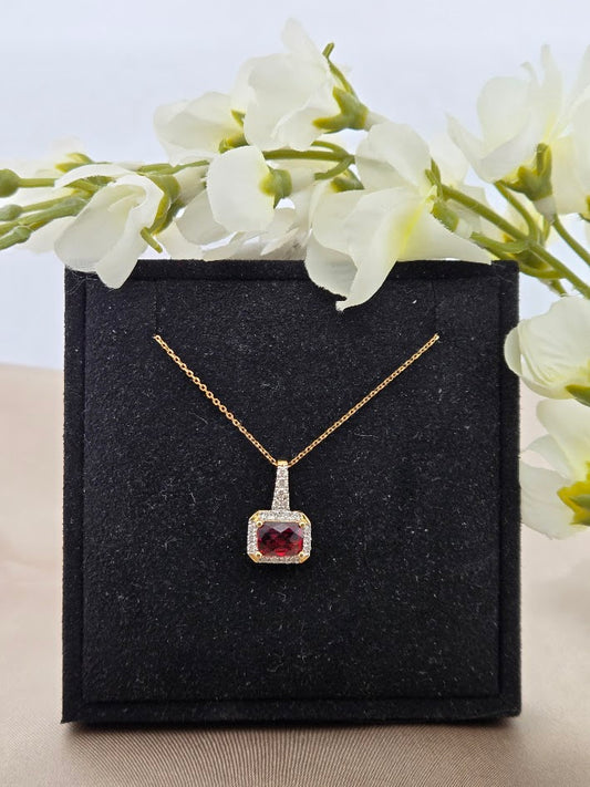Mandy | 10k Yellow Gold | Garnet | Diamond | Necklace