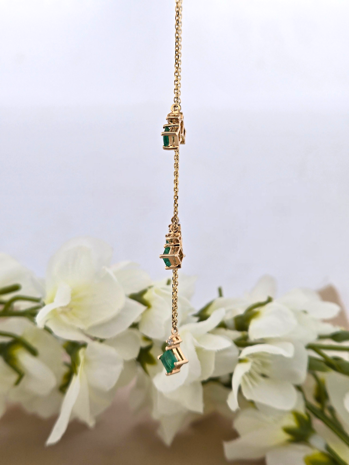 Aerith | 14k Yellow Gold | Emerald & Natural Diamond | Necklace