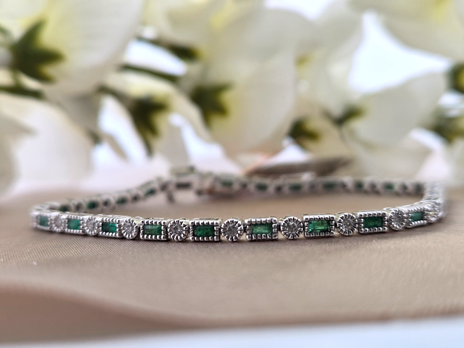 Claudia | 14k White Gold | Emerald & Natural Diamond | Bracelet