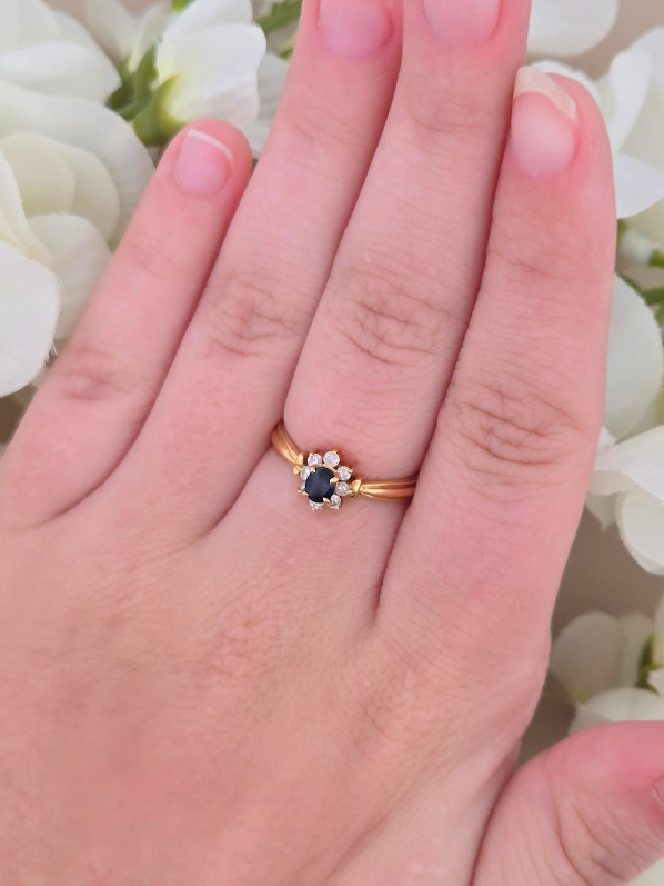 Allie | 18k Yellow Gold | Sapphire & Natural Diamond | Ring