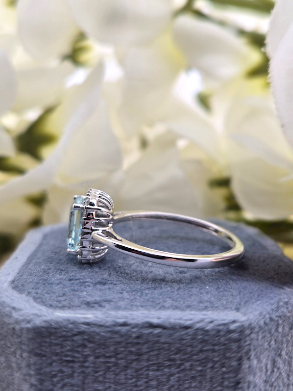 April | 10k White Gold | Aquamarine & Natural Diamonds | Ring