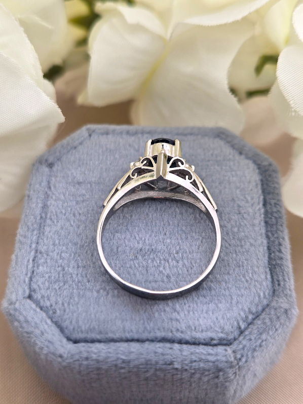 Salem | Platinum | Sapphire & Natural Diamond | Ring