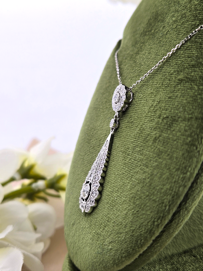 Lily | 10k Yellow Gold | Natural Diamond | Necklace
