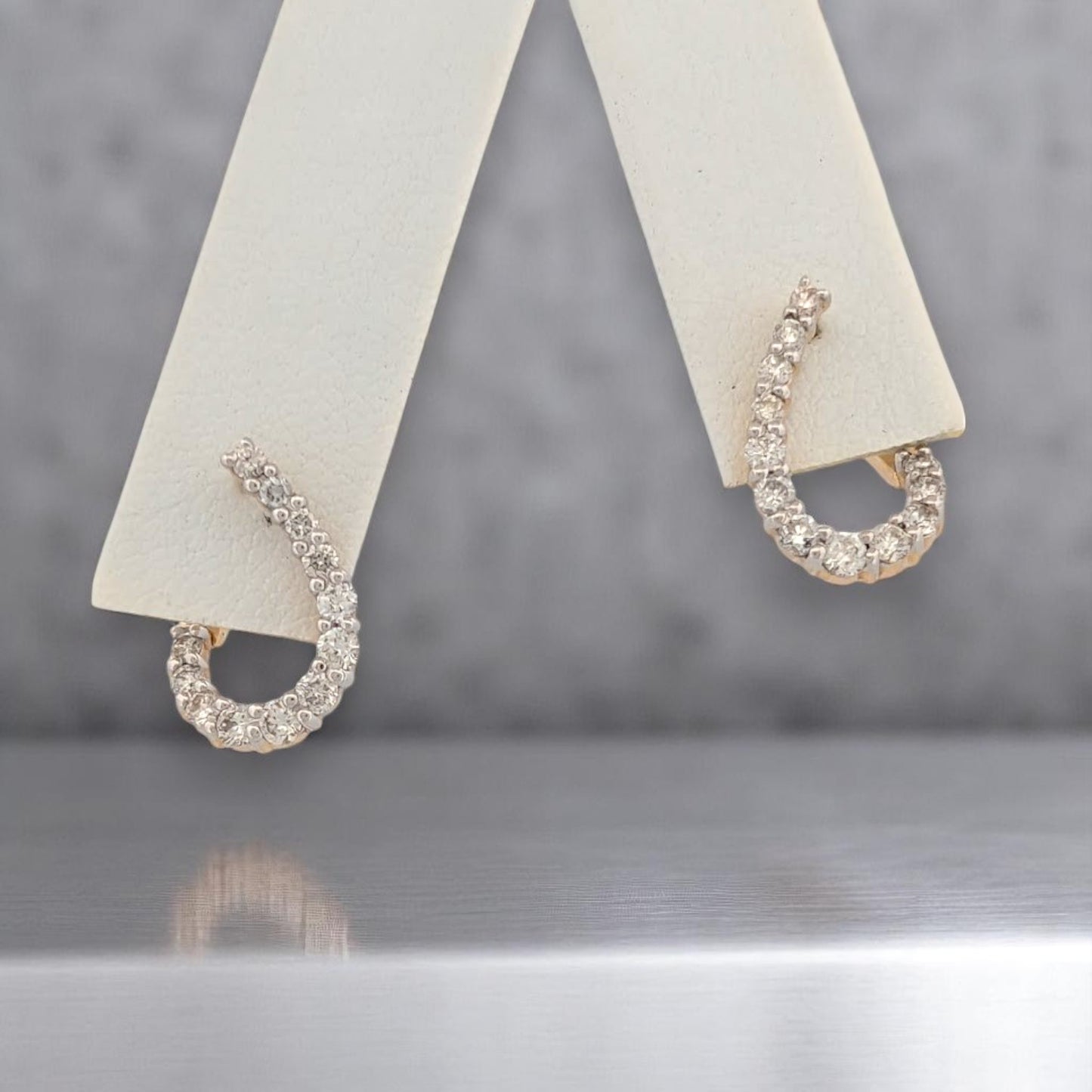 Iris | 14K Yellow Gold | Natural Diamond | Earrings
