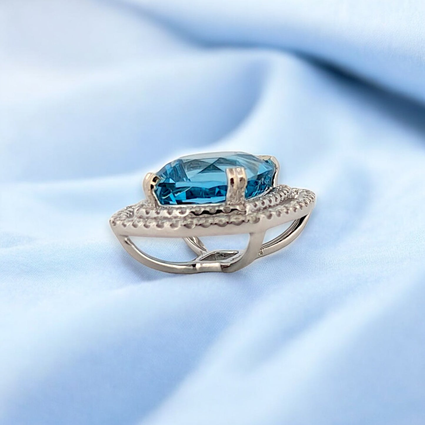 Madrigal | 14k White Gold | Aquamarine and Natural Diamond | Pendant