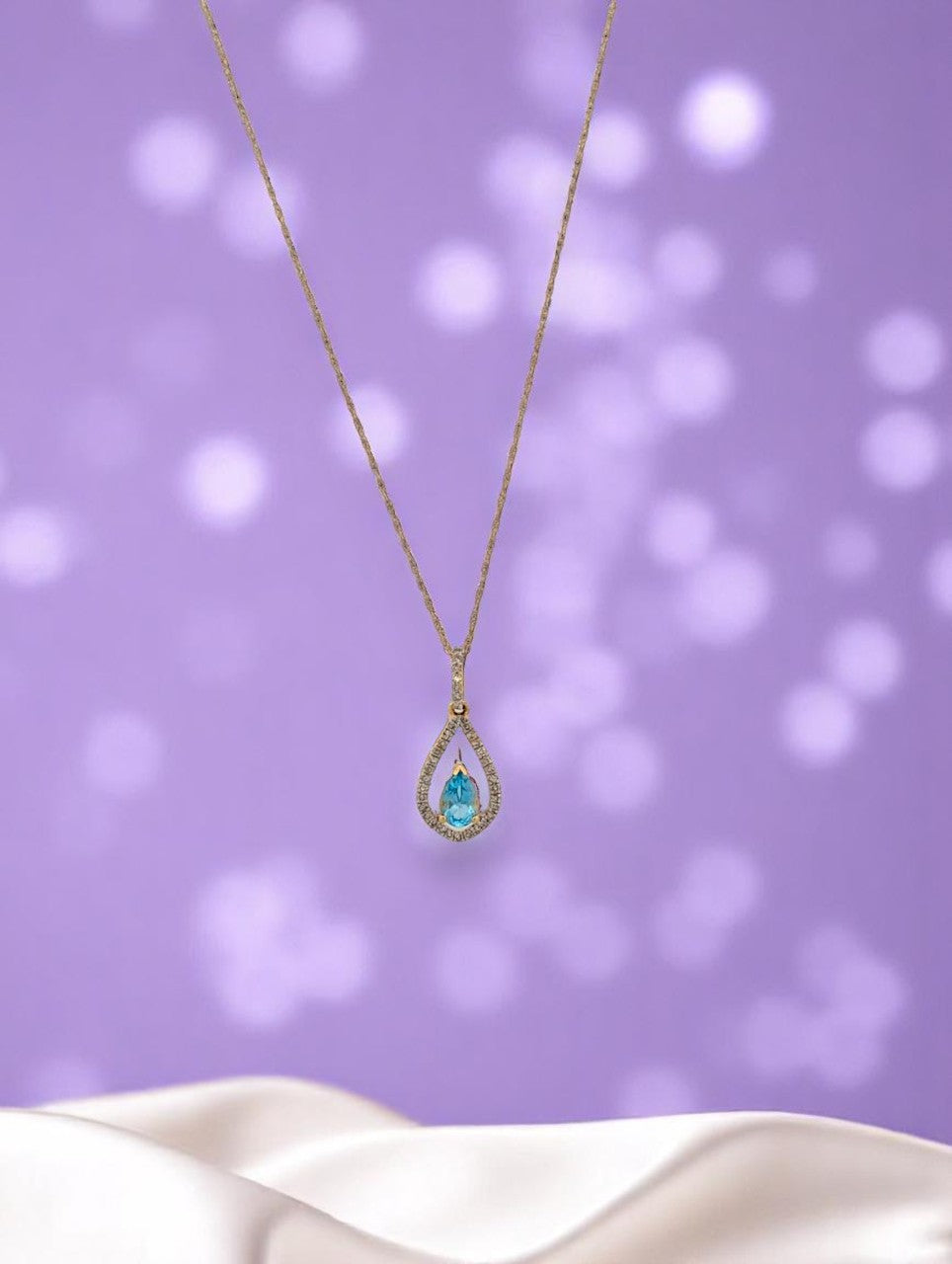 Layla | 10K Yellow Gold | Topaz and Natural Diamond | Necklace