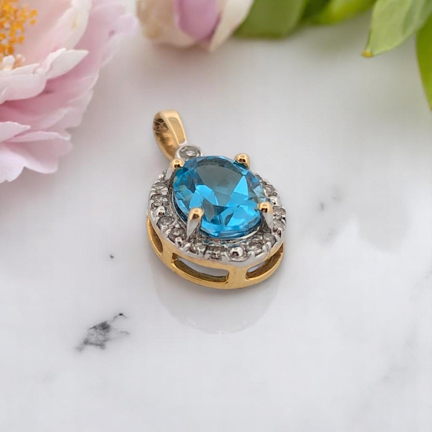 Monroe | 10K Yellow Gold | Topaz and Natural Diamond | Necklace