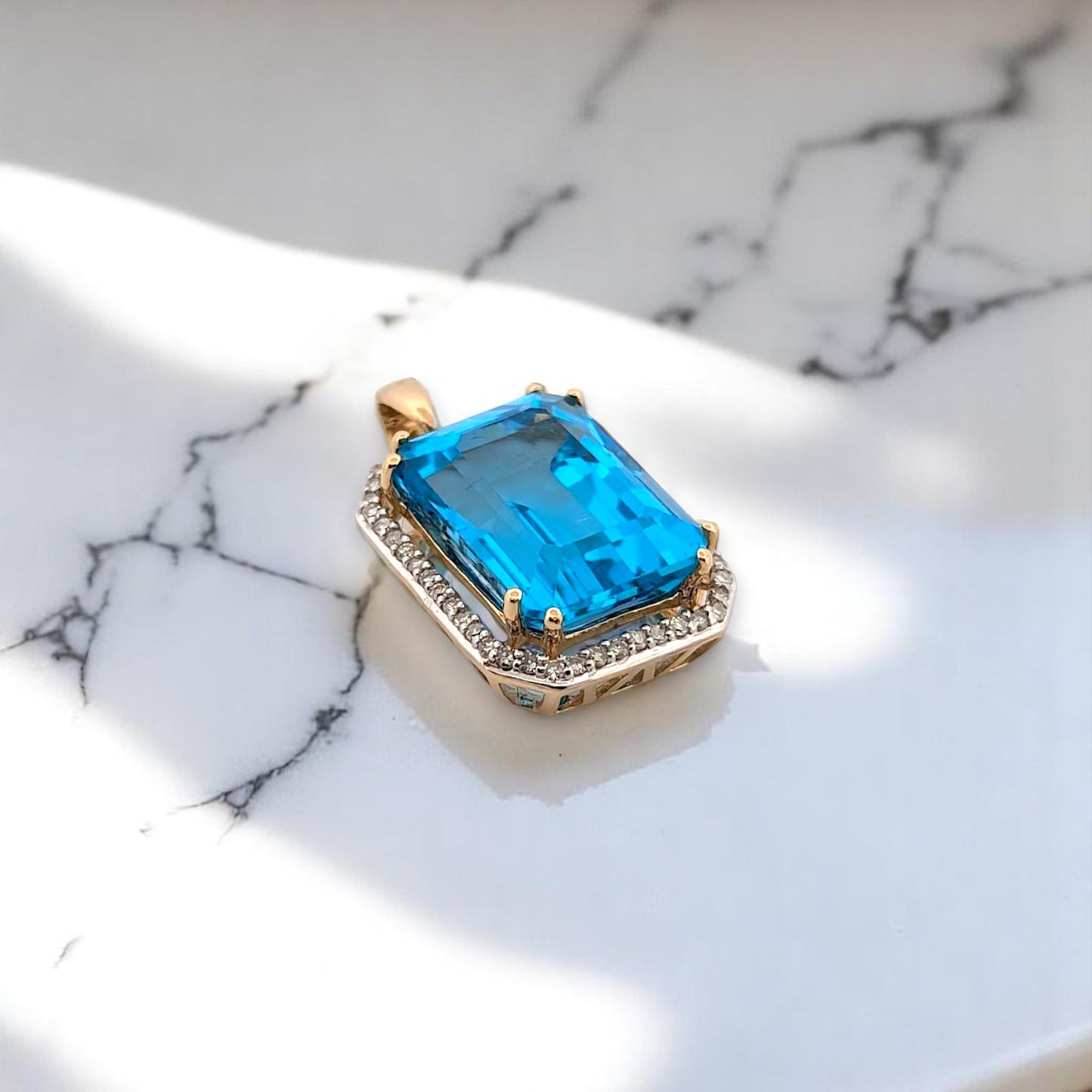 Matilda | 14K Yellow Gold | Topaz and Natural Diamond | Necklace