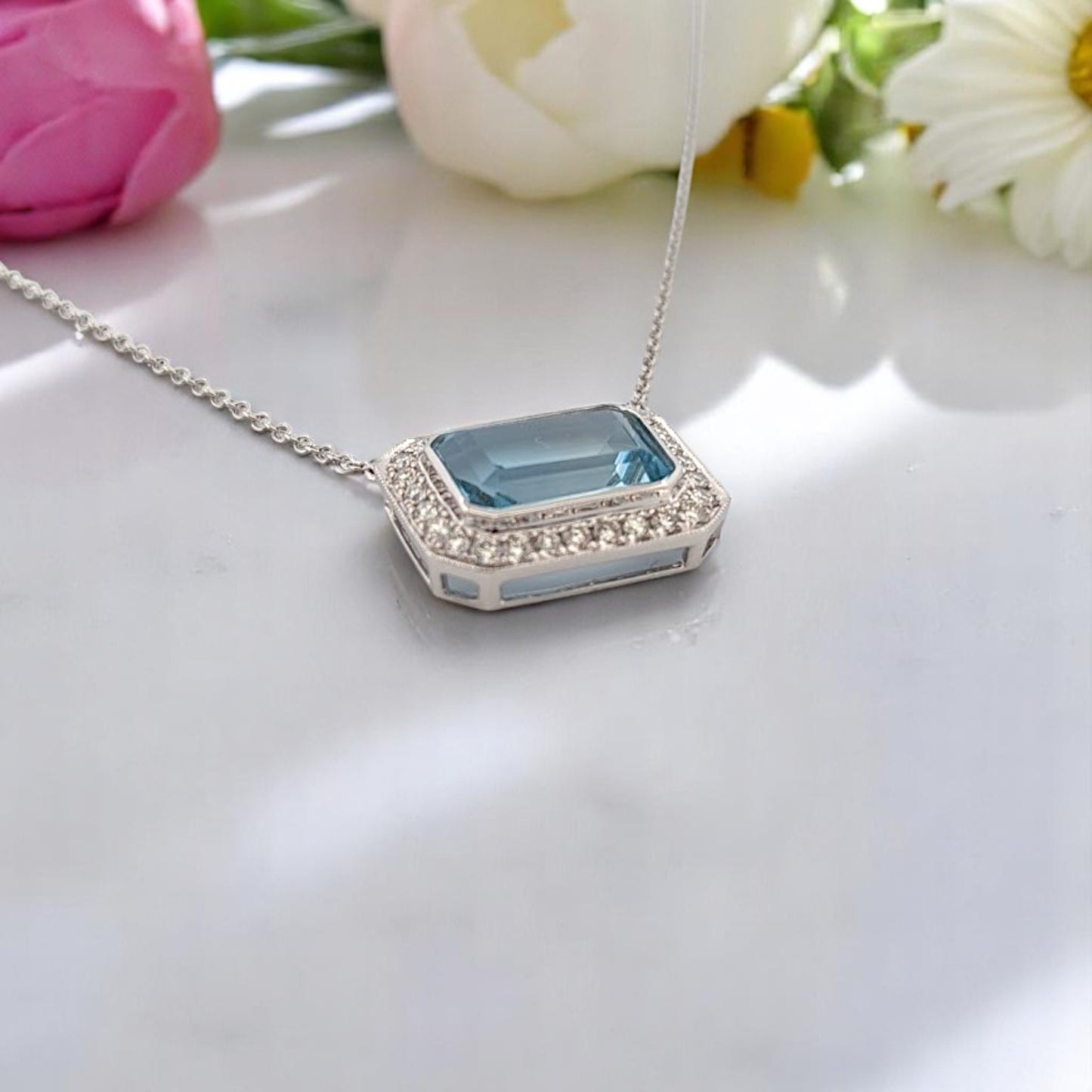 Antigone | 18K White Gold | Topaz and Natural Diamond | Necklace