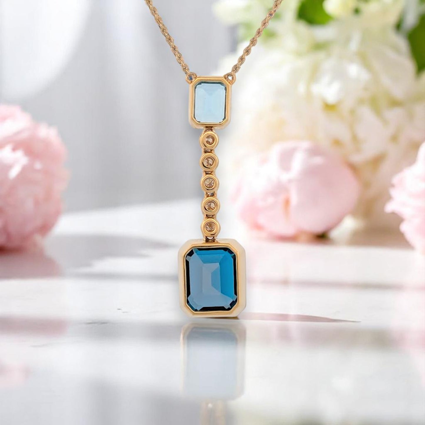 Esmeralda | 18K Yellow Gold | Topaz and Natural Diamond | Necklace