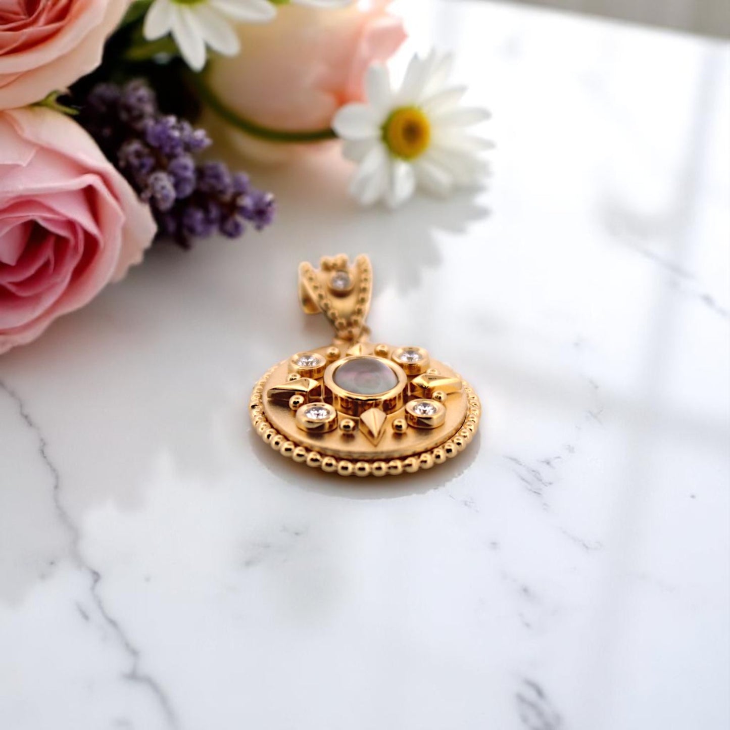 Belphoebe | 18K Yellow Gold Mother of Pearl and Natural Diamond | Necklace