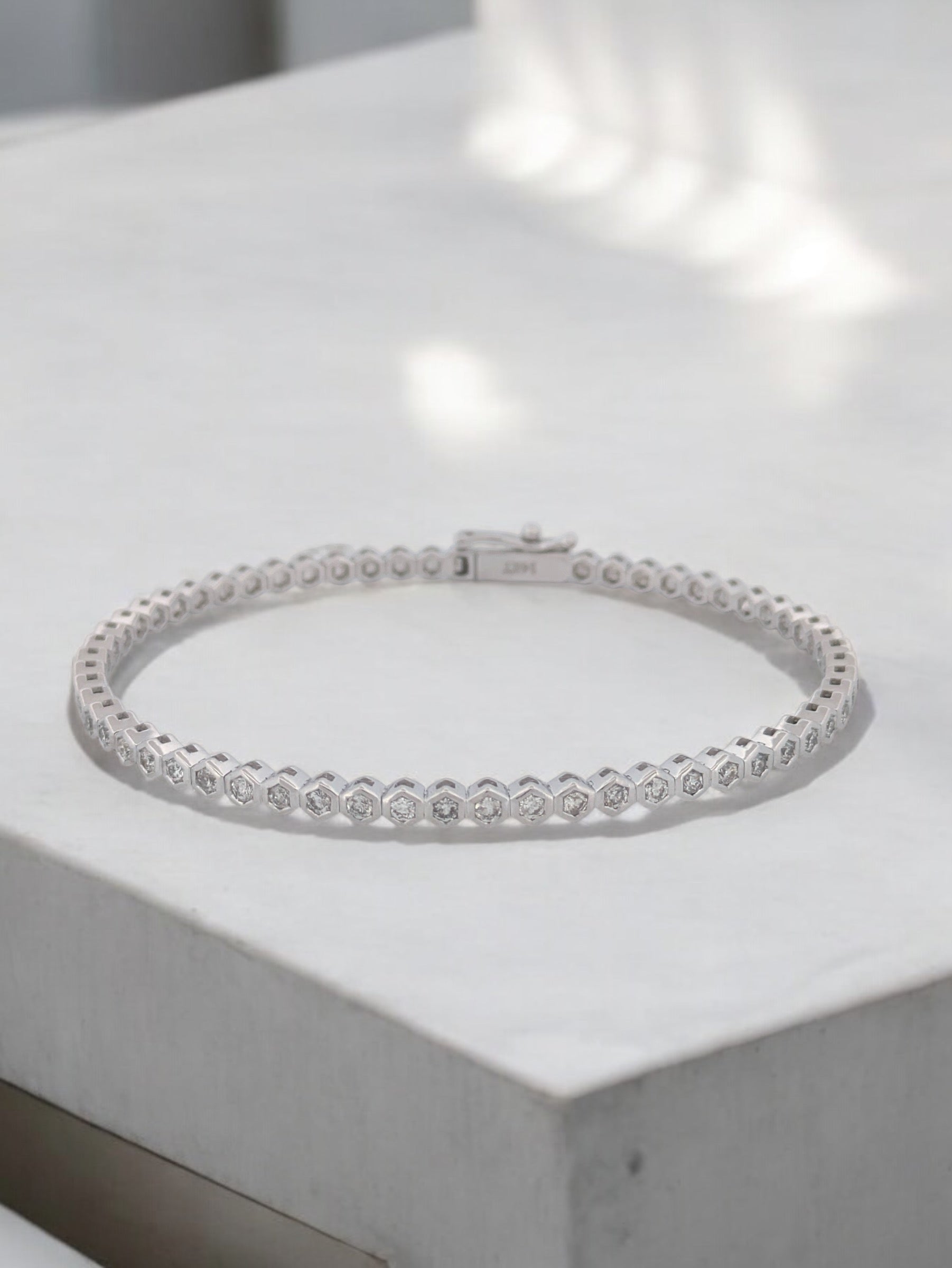 Echo 14k White Gold Bangle with 1.00 ctw Round Diamonds in Bezel Hexagon Design