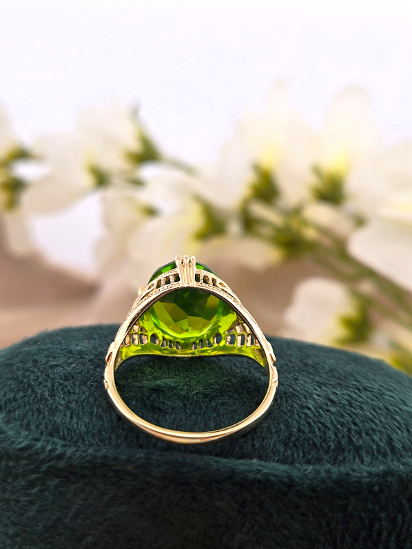 Dottie | 10K Yellow Gold | Peridot | Ring