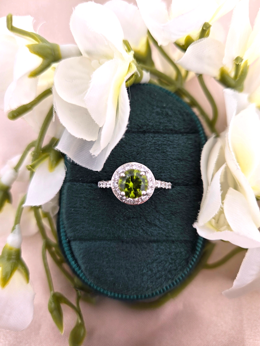 Nicky | 14k White Gold | Natural Diamond & Peridot | Ring