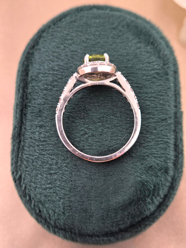 Nicky | 14k White Gold | Natural Diamond & Peridot | Ring