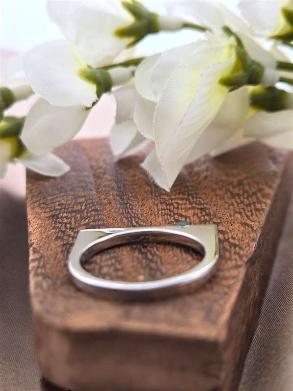 Maxine | 14k White Gold | Emerald & Diamond | Ring