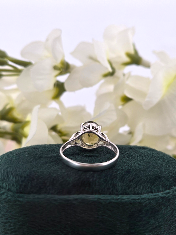 Nia | Platinum | Chrysoberyl & Natural Diamond | Ring