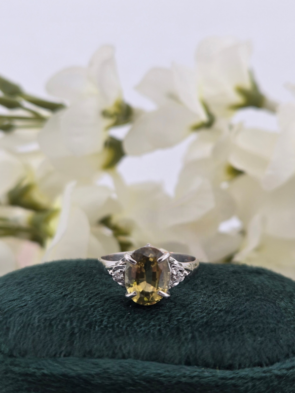 Nia | Platinum | Chrysoberyl & Natural Diamond | Ring