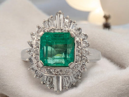Thekla | Platinum | Emerald and Natural Diamond | Ring