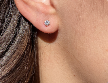 The Cagnes: Diamond Stud Earrings in Yellow Gold