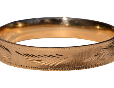 The Le Mans: Vintage Yellow Gold bangle bracelet with Diamond Cut Pattern